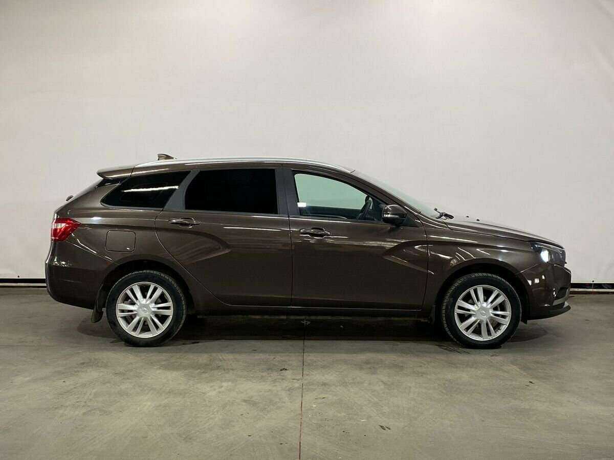 Lada (ВАЗ) Vesta SW, 2018 - фото №4